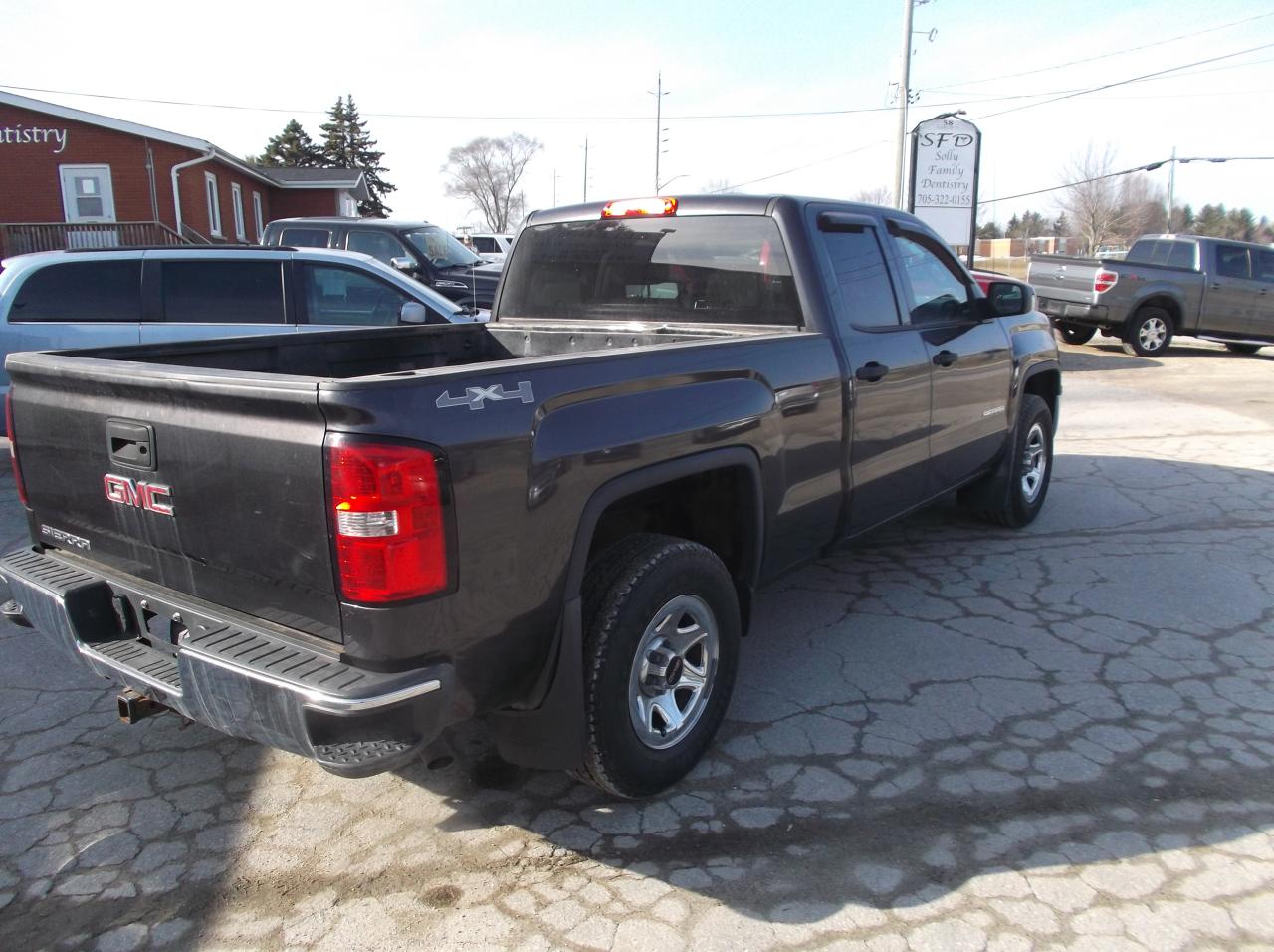 2014 GMC K1500 4X4  4 DOOR  SIERRA Photo4