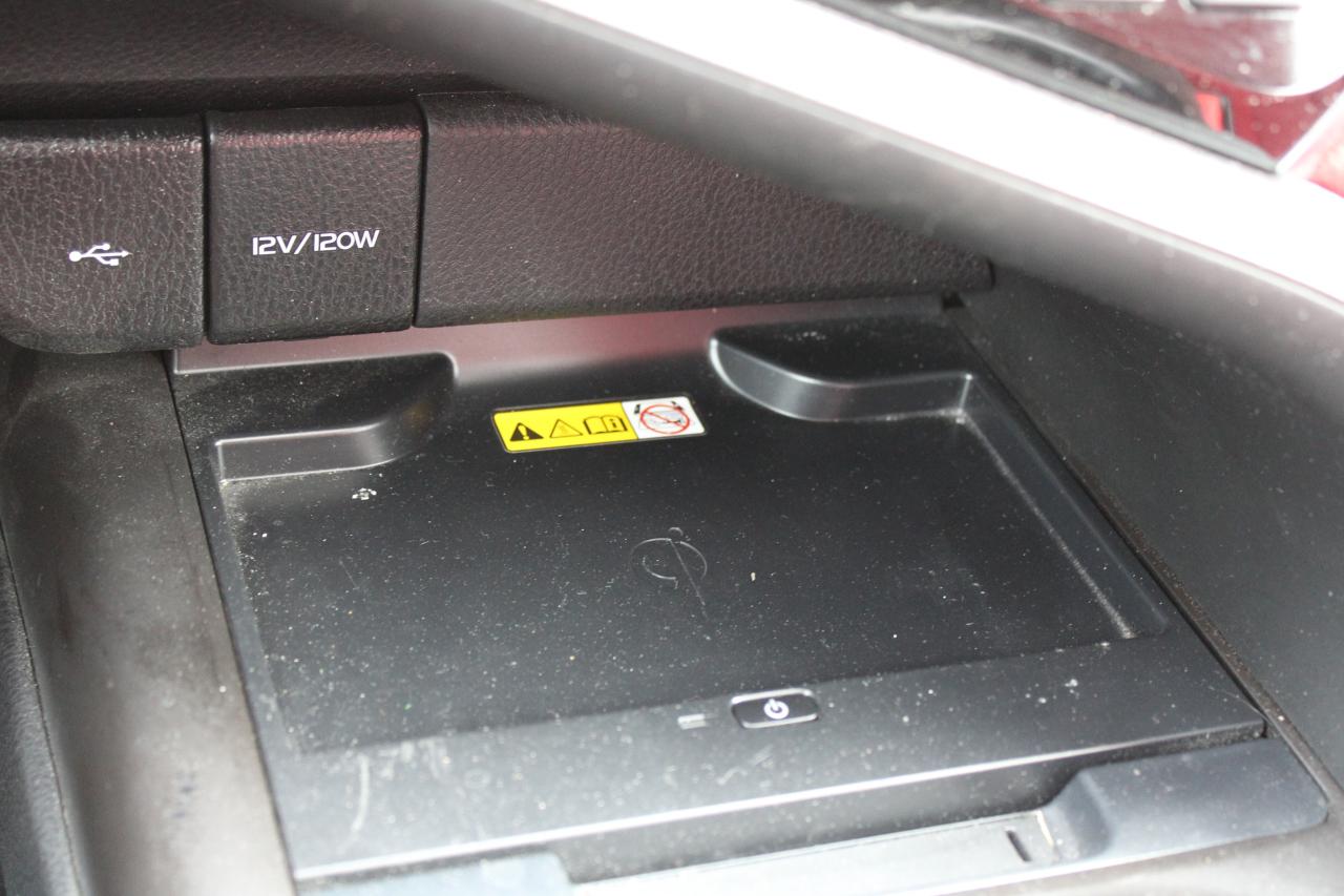 2022 Toyota Camry Hybrid XSE Auto - Photo #11