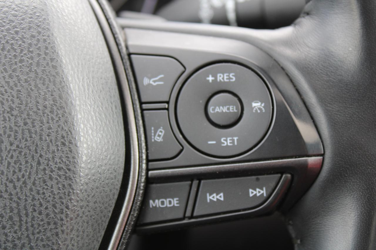 2022 Toyota Camry Hybrid XSE Auto - Photo #19
