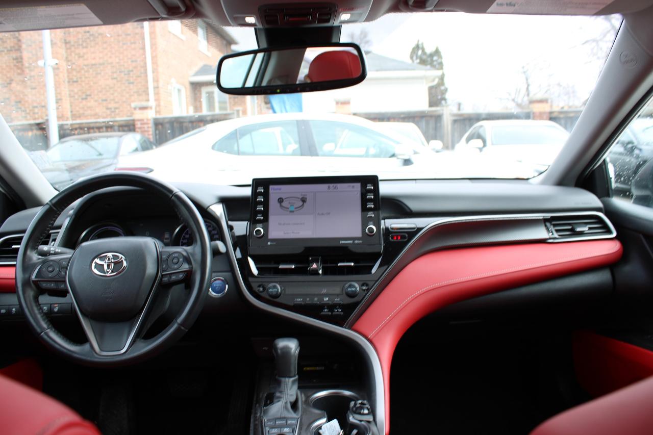 2022 Toyota Camry Hybrid XSE Auto - Photo #15