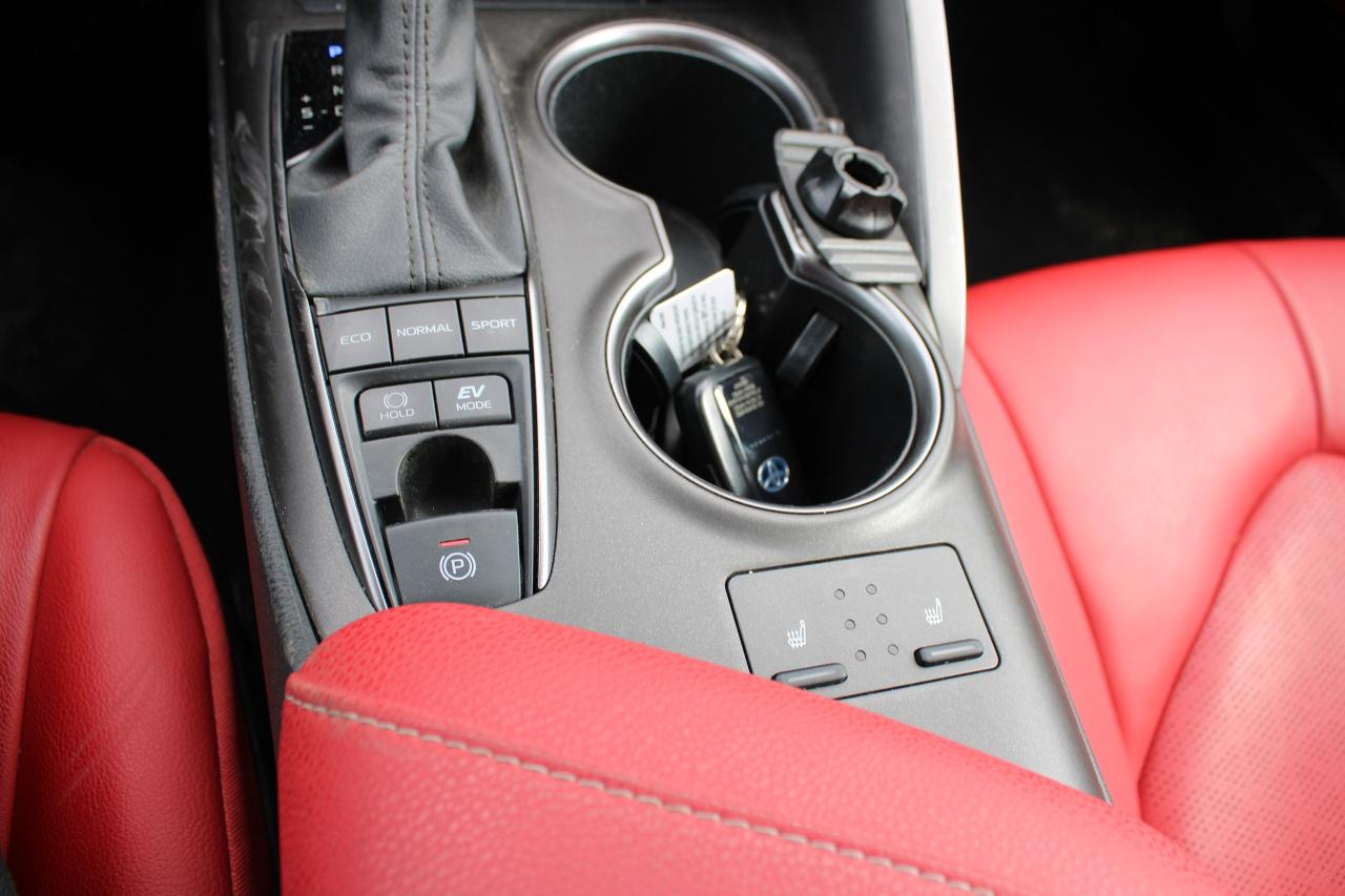 2022 Toyota Camry Hybrid XSE Auto - Photo #10