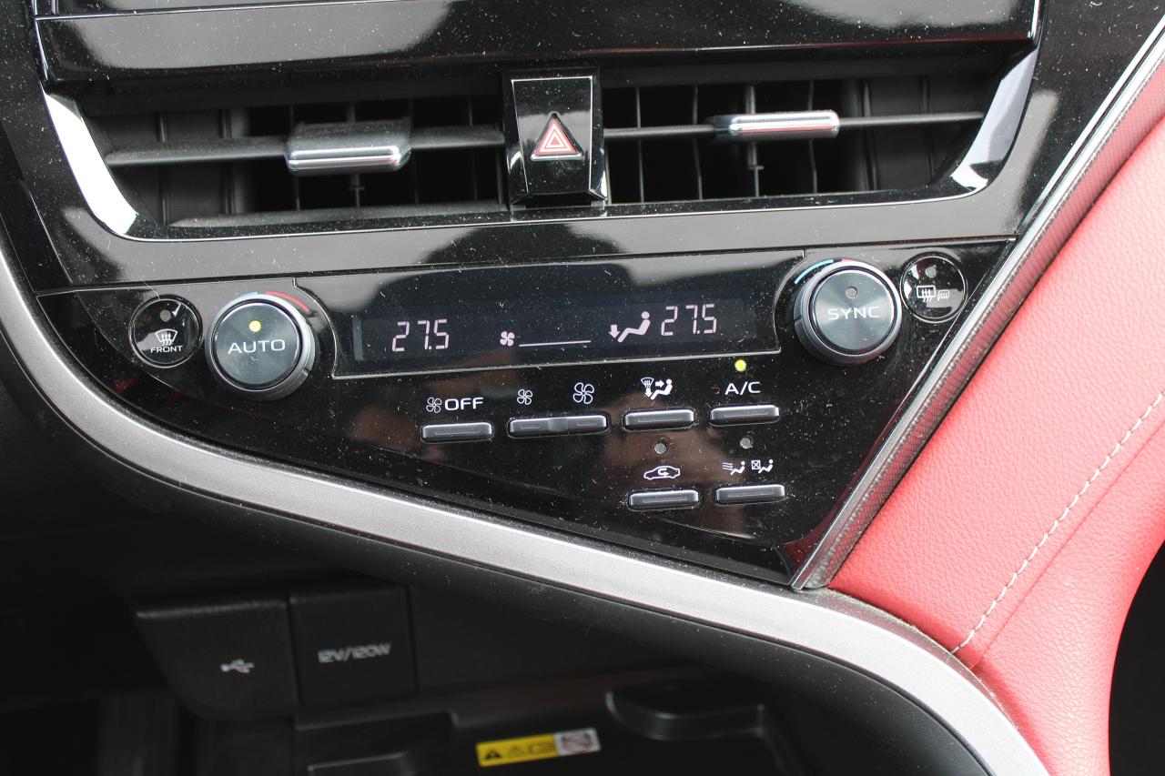 2022 Toyota Camry Hybrid XSE Auto - Photo #12