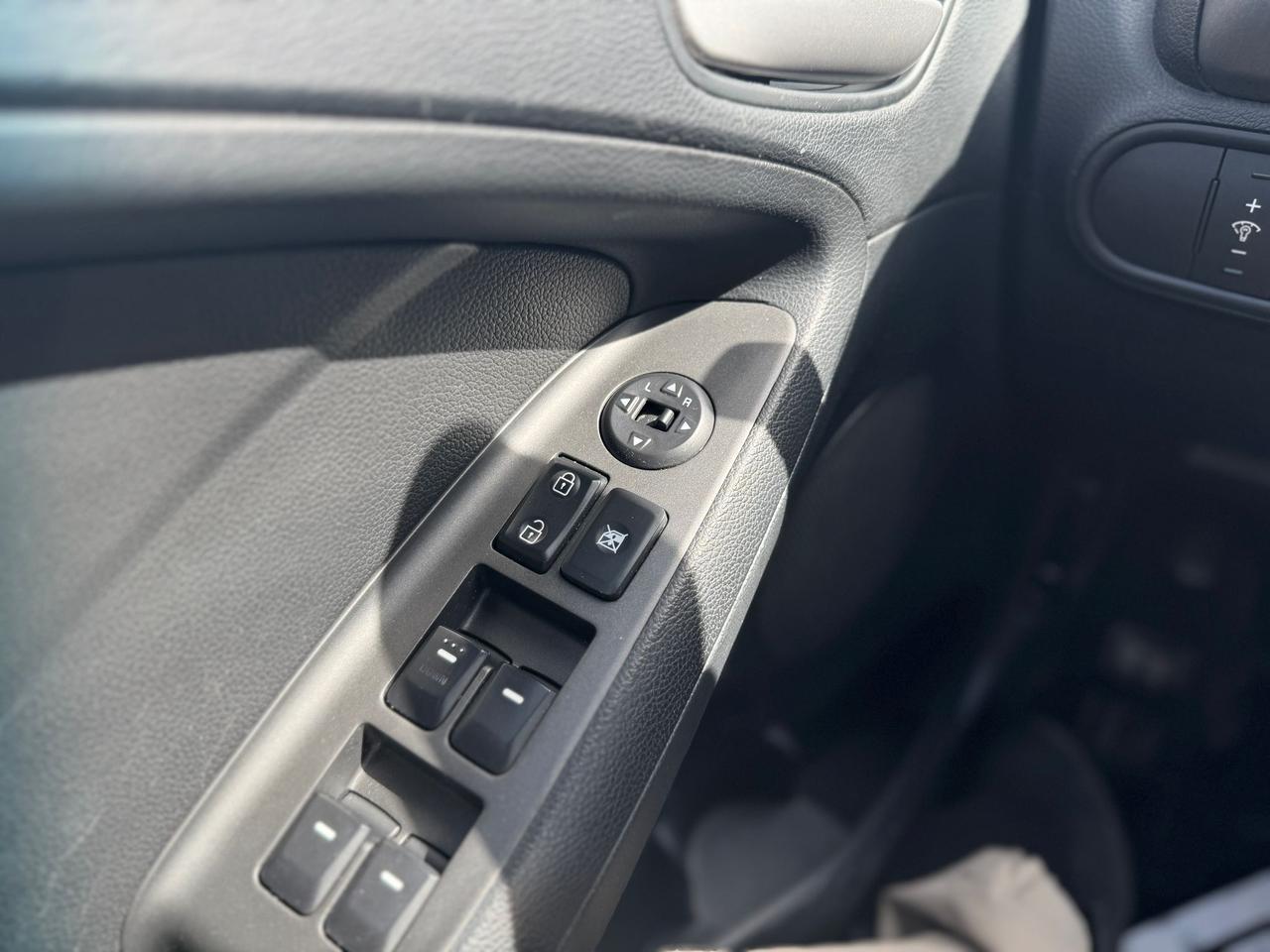 2014 Kia Forte AUTO NO ACCIDENT LOW KM BLUETOOTH CRUISE SAFETY Photo