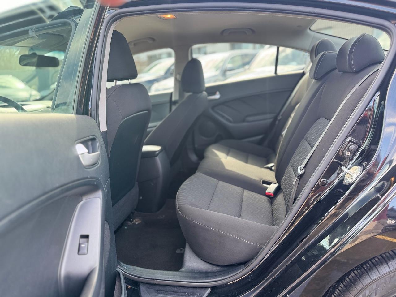 2014 Kia Forte AUTO NO ACCIDENT LOW KM BLUETOOTH CRUISE SAFETY Photo