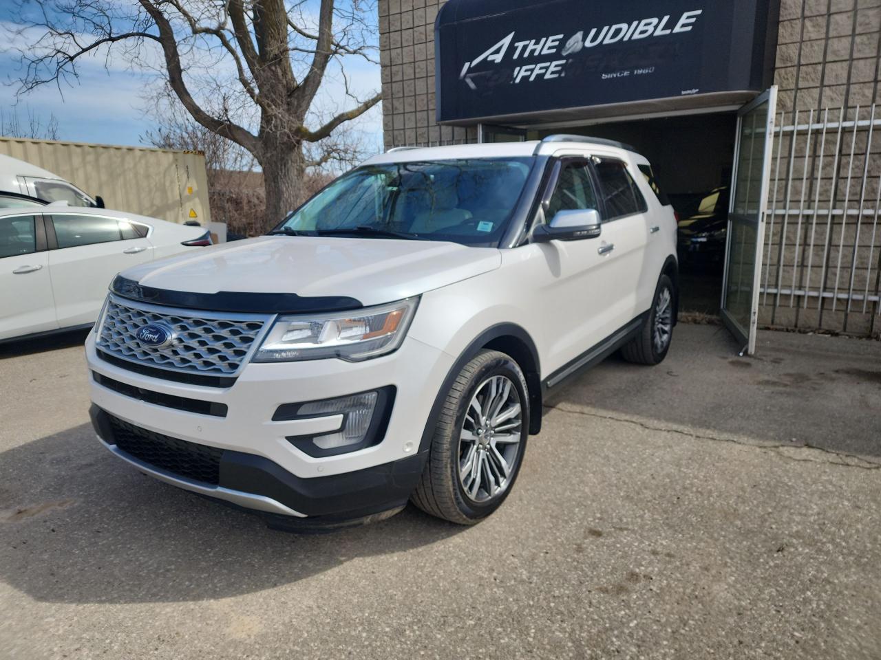 2017 Ford Explorer Platinum - Photo #2
