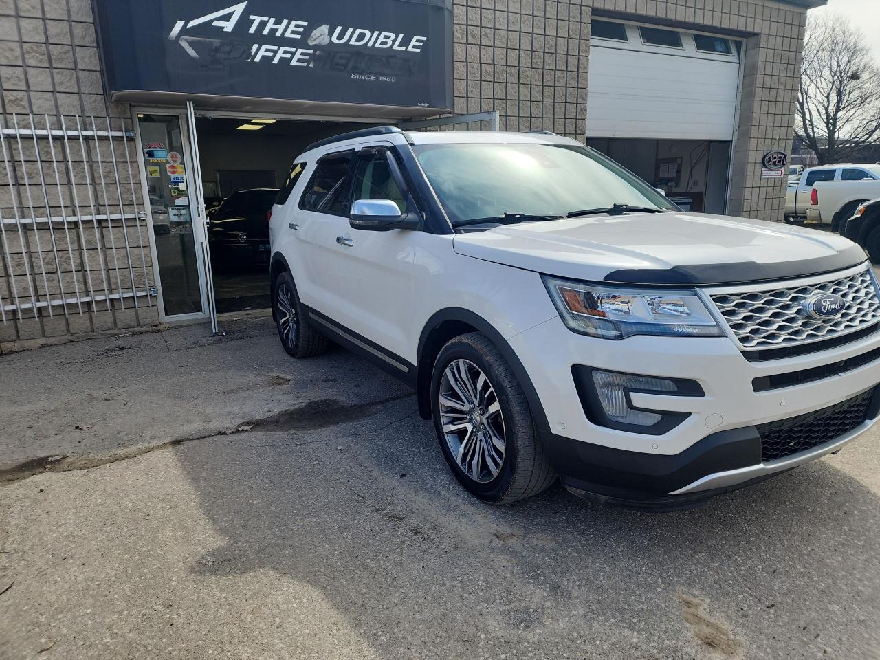 2017 Ford Explorer Platinum - Photo #3
