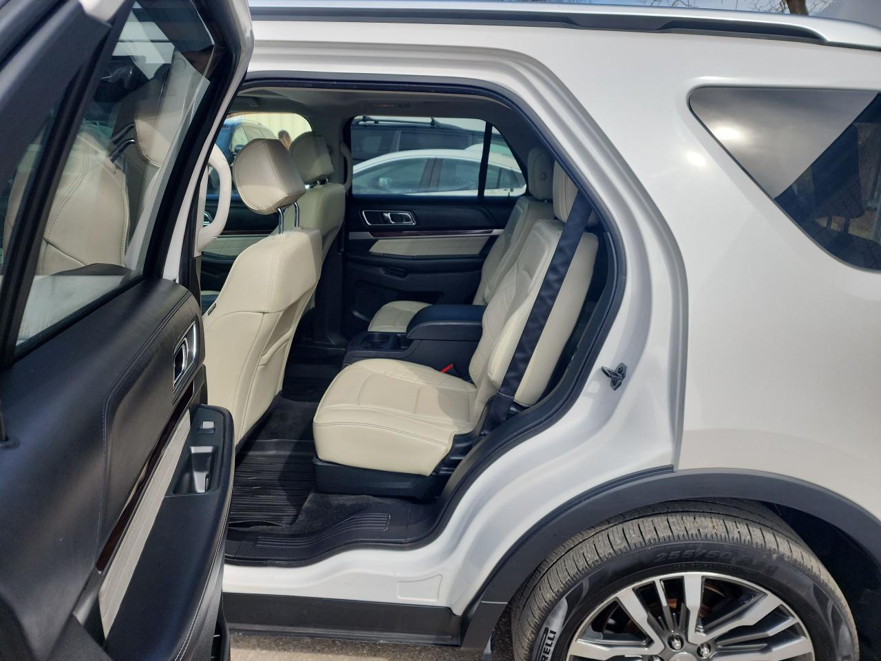 2017 Ford Explorer Platinum - Photo #9