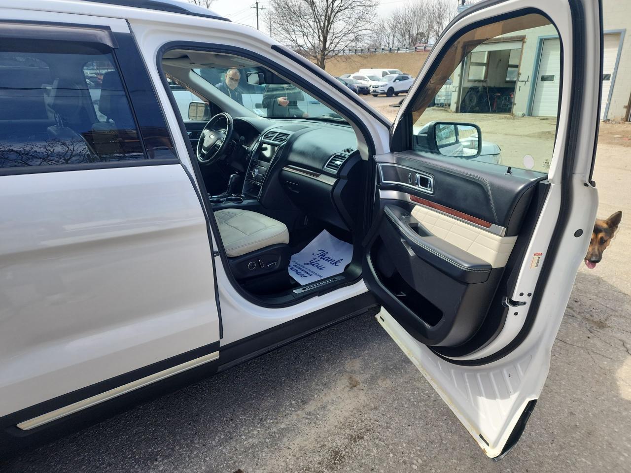 2017 Ford Explorer Platinum - Photo #11