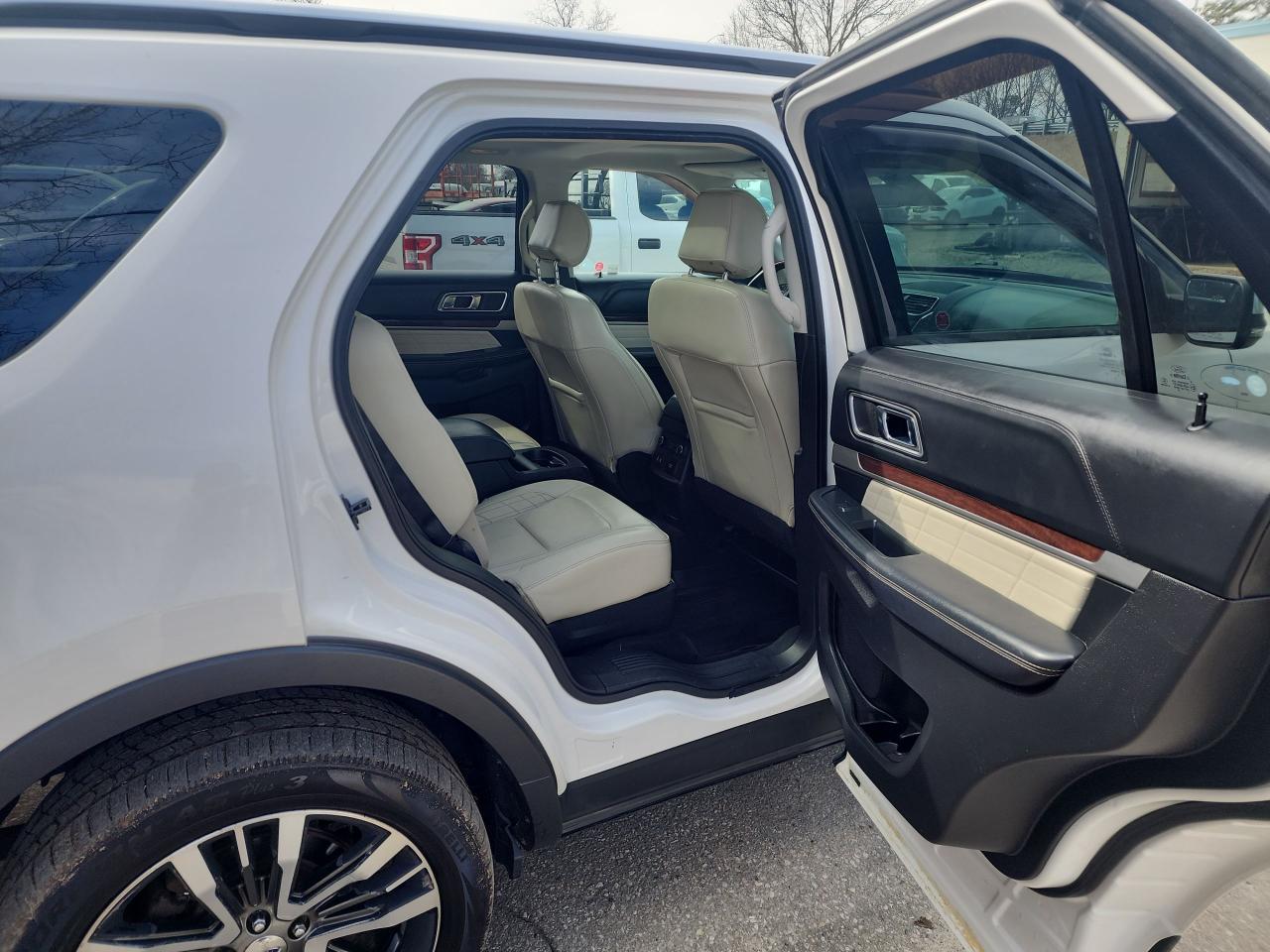 2017 Ford Explorer Platinum - Photo #13