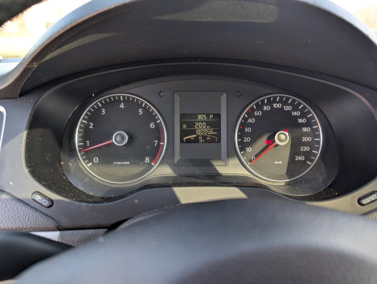 2014 Volkswagen Jetta 4dr 1.8 TSI Auto - Photo #4