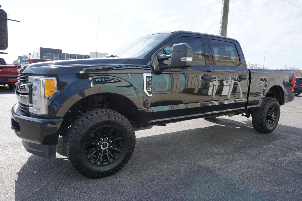 2017 Ford F-250 SD 6.2L V8 XLT-SUPER DUTY CREW 4WD CERTIFIED *ACCIDENT FREE* CAMERA CRUISE ALLOYS - Photo #3