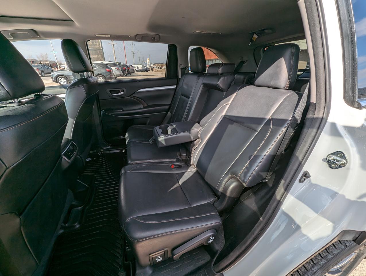 2018 Toyota Highlander XLE | Accident Free | Leather | Sunroof | - Photo #8