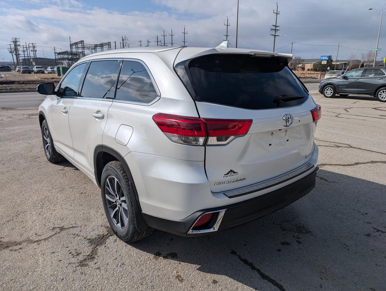 2018 Toyota Highlander XLE | Accident Free | Leather | Sunroof | - Photo #6
