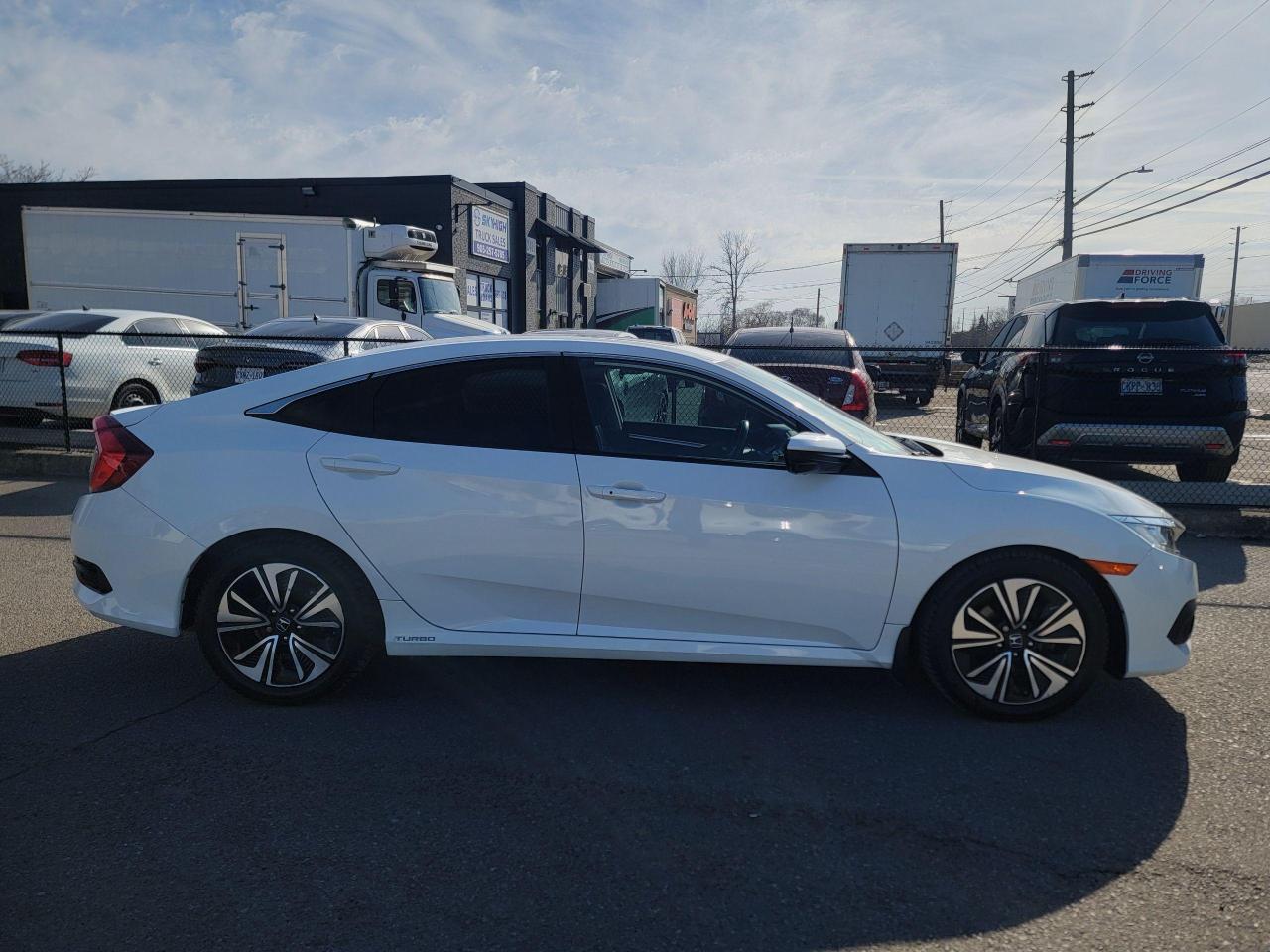 2017 Honda Civic EX-T Photo3