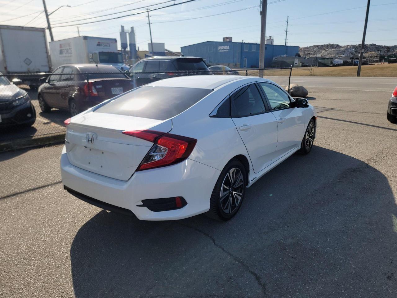 2017 Honda Civic EX-T Photo4