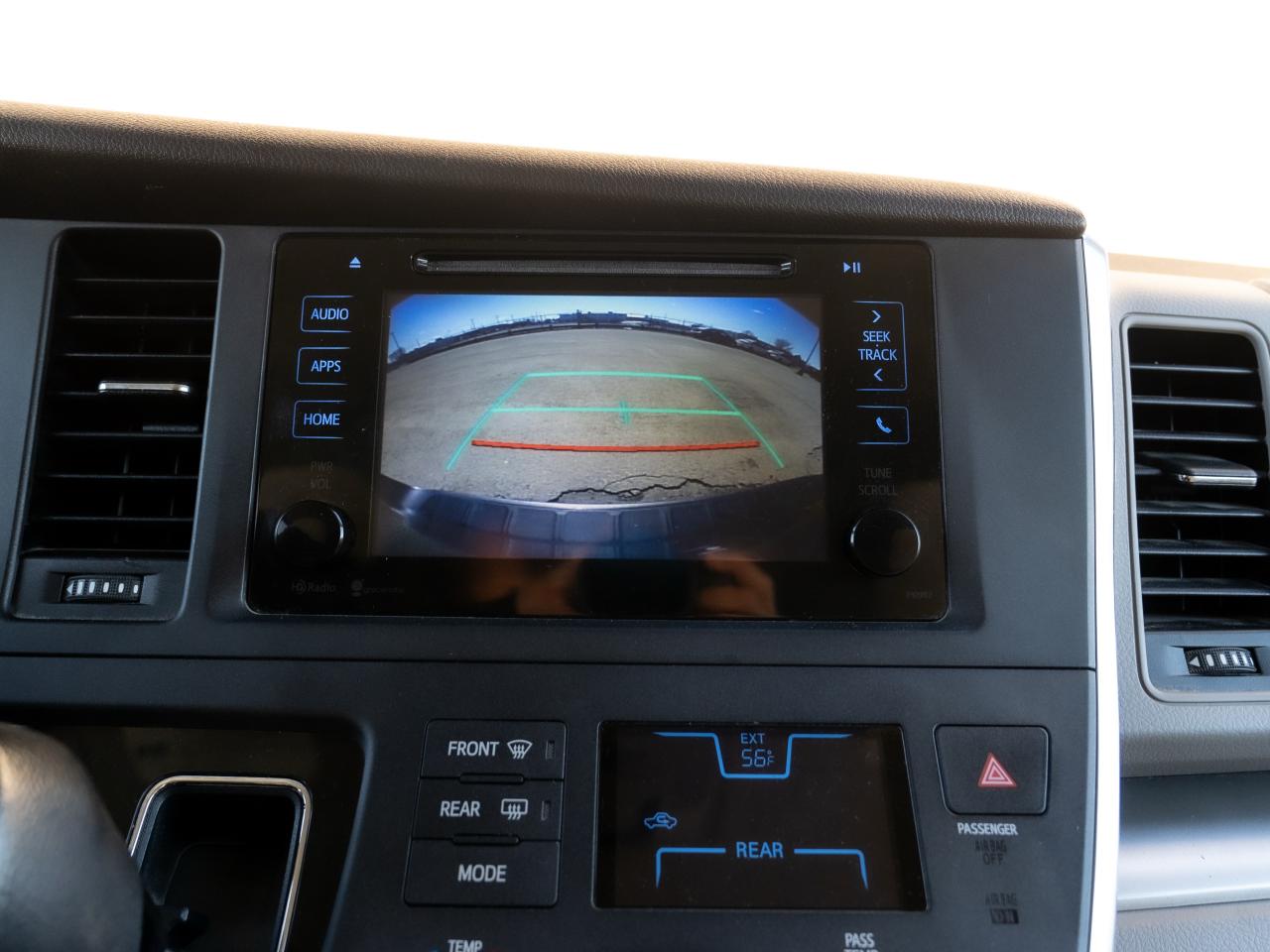 2015 Toyota Sienna LE - Photo #23
