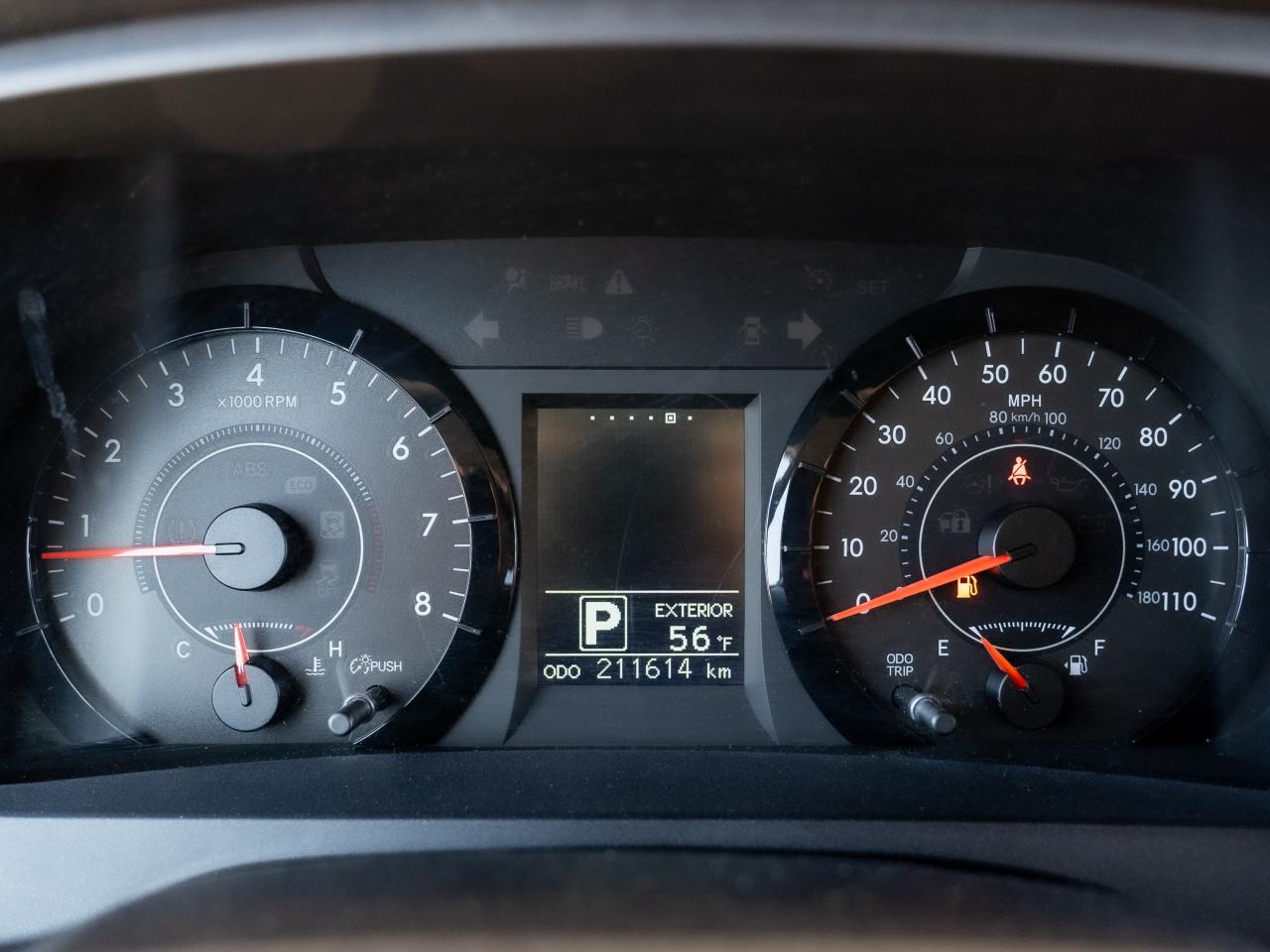 2015 Toyota Sienna LE - Photo #15