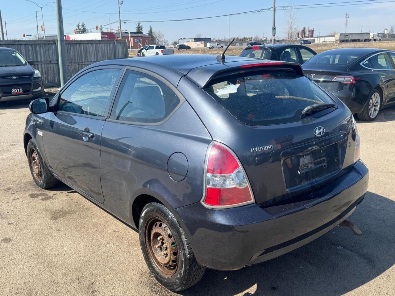 2011 Hyundai Accent L, AUTO, HATCH, ONLY 50,000KMS, CERTIFIED Photo2