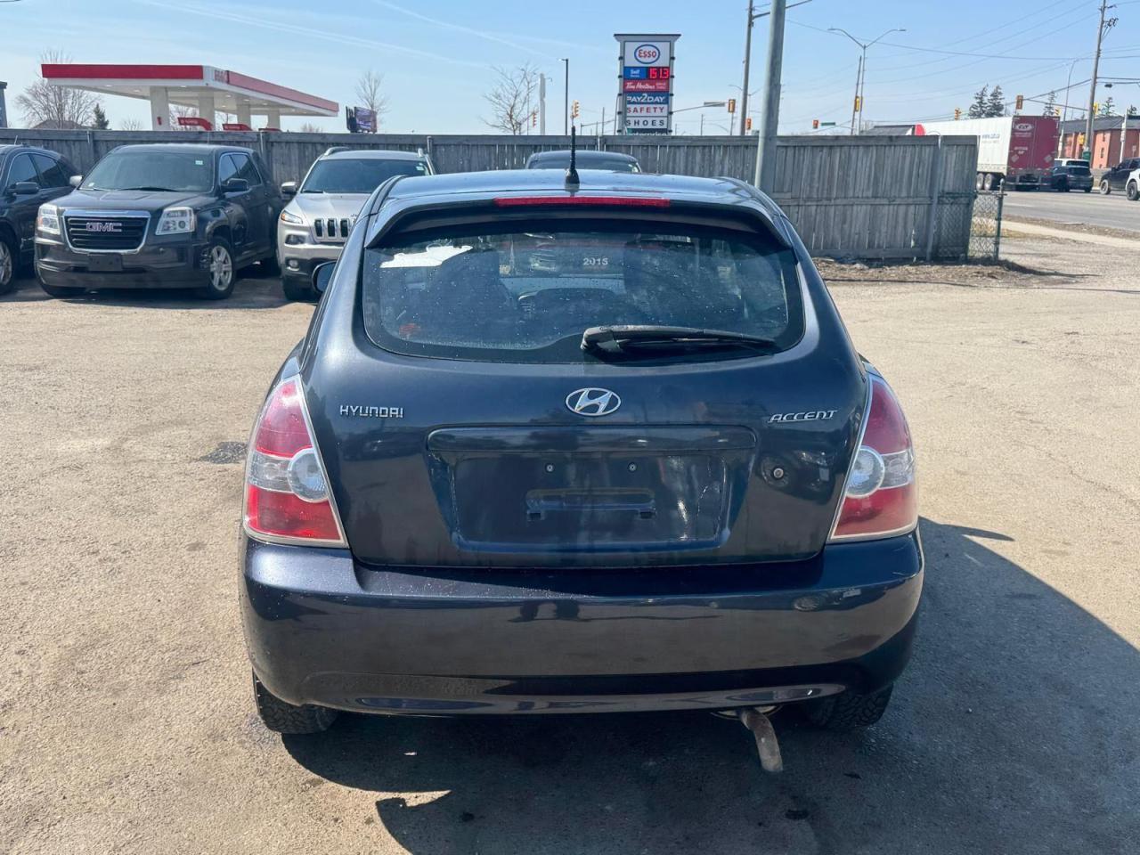 2011 Hyundai Accent L, AUTO, HATCH, ONLY 50,000KMS, CERTIFIED Photo3