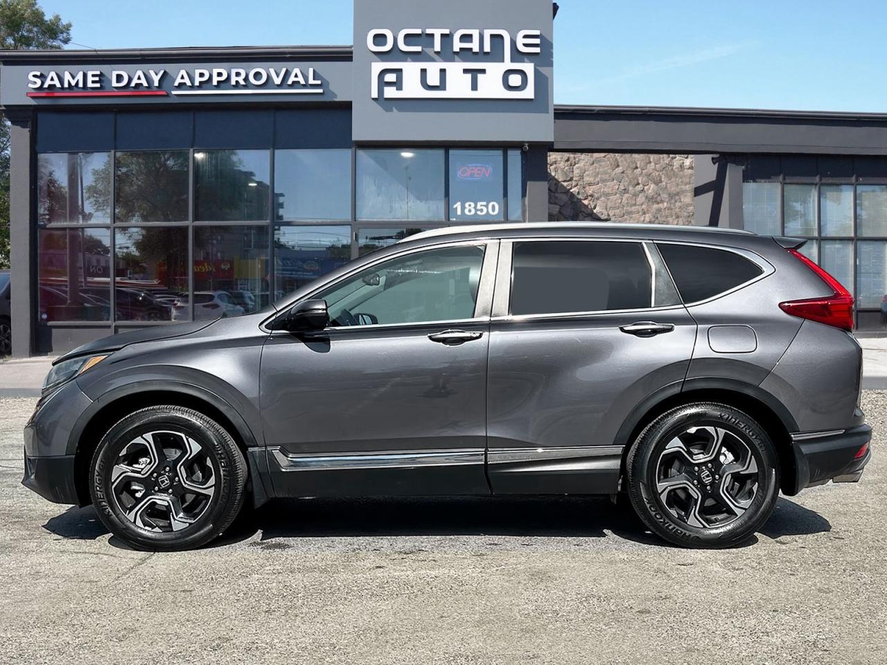 2017 Honda CR-V Touring AWD - Photo #3