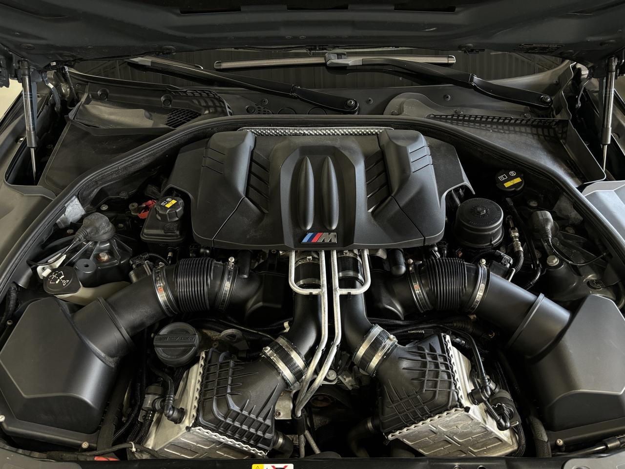 2015 BMW M6 Gran Coupe|NAV|HEADSUP|CARBONROOF|CARBONSPOILER|++ - Photo #3