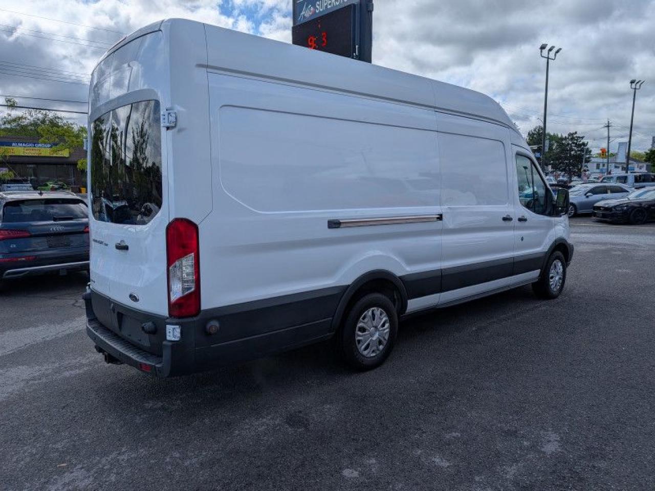 2017 Ford Transit Cargo Van High Roof  **3.5L GTDI V6 ENGINE** Photo4