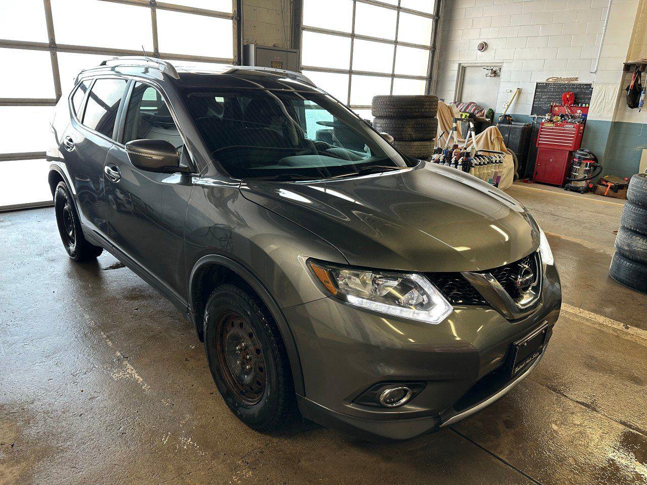 Used 2015 Nissan Rogue SV FWD 4dr SV for sale in Walkerton, ON