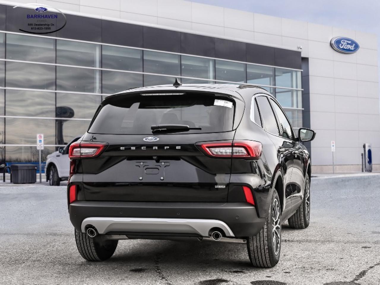 2025 Ford Escape PHEV Photo2