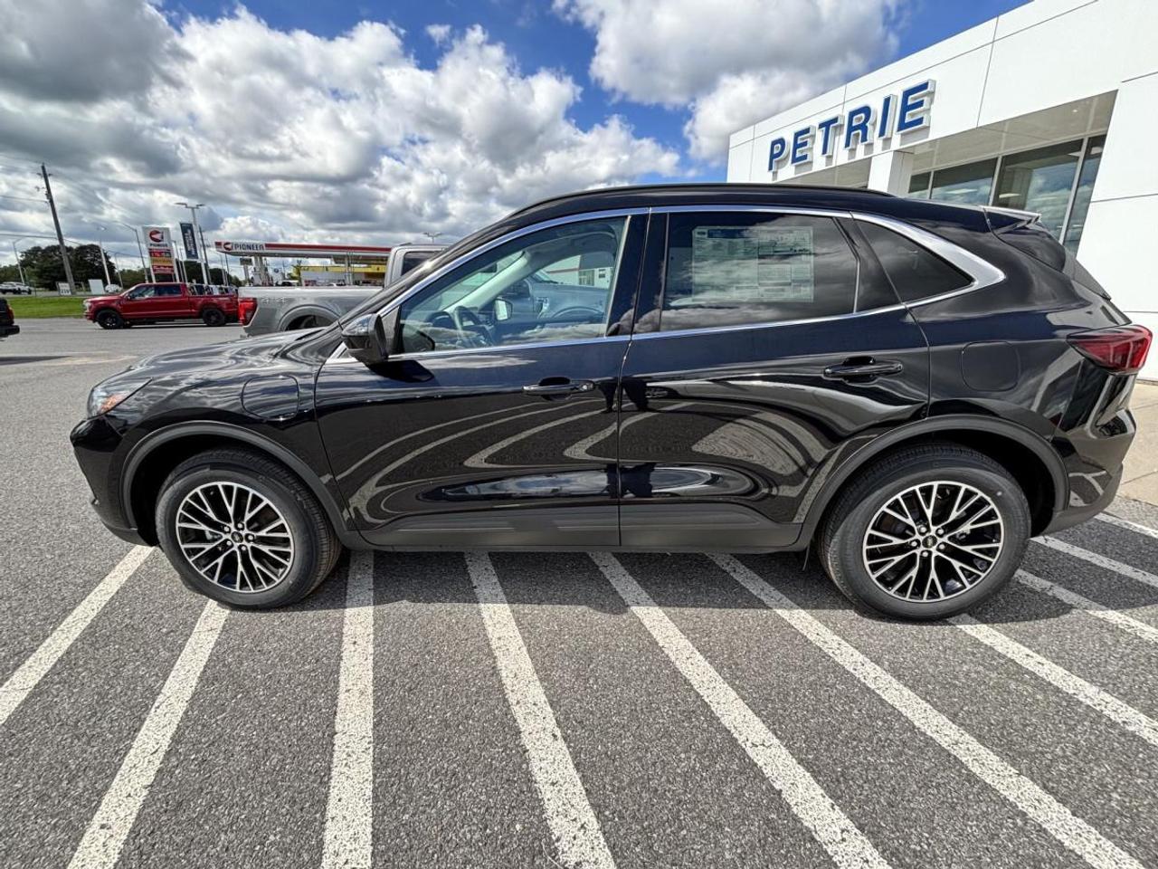 2025 Ford Escape Hybrid PHEV Photo