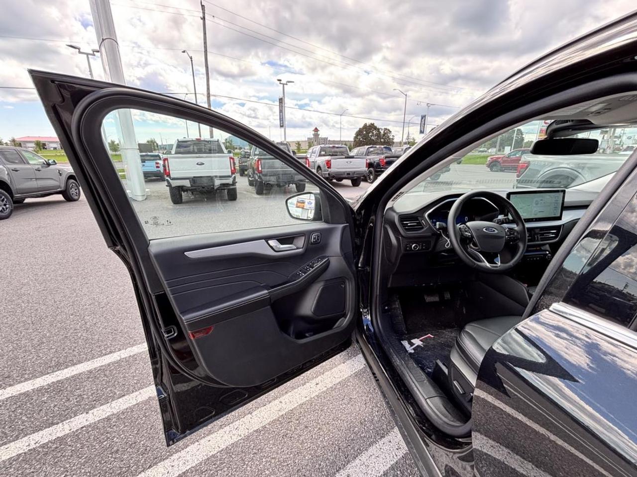 2025 Ford Escape Hybrid PHEV Photo