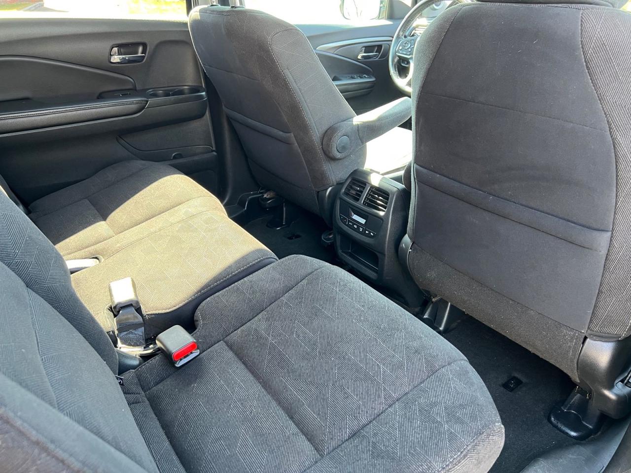 2021 Honda Pilot EX 4WD - Photo #11