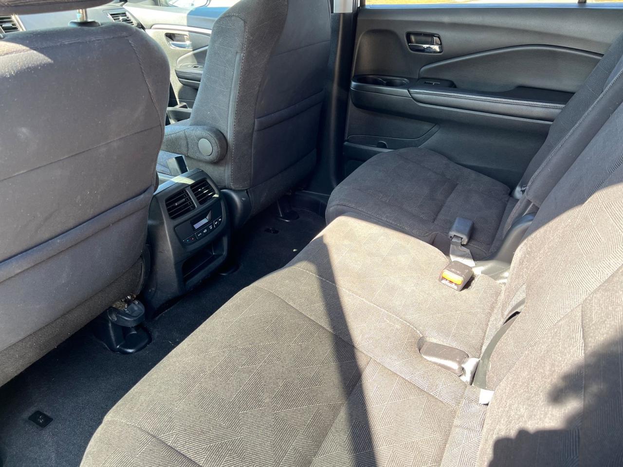 2021 Honda Pilot EX 4WD - Photo #17