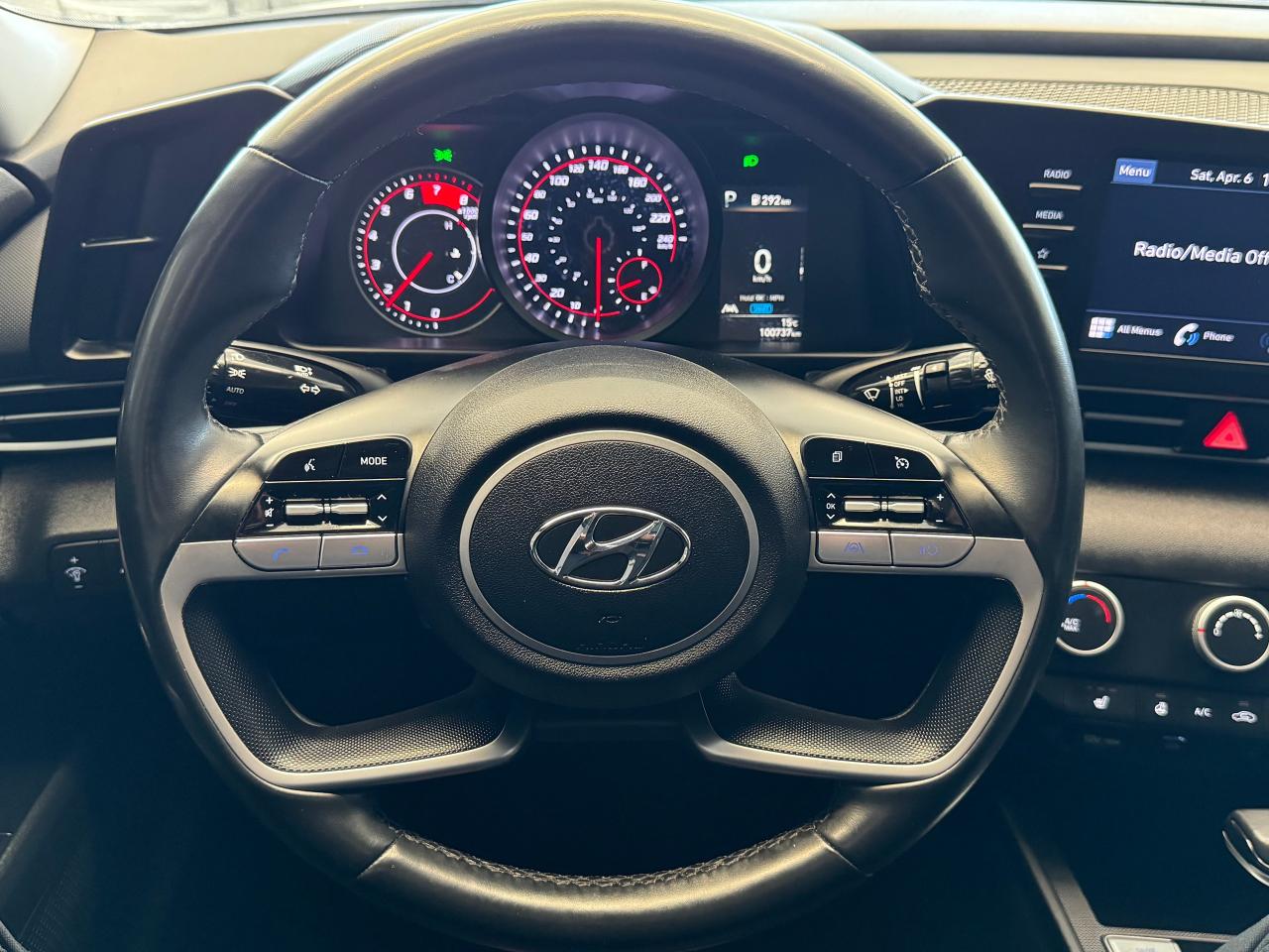 2021 Hyundai Elantra Preferred+RemoteStart+ApplePlay+Camera+CLEANCARFAX - Photo #11
