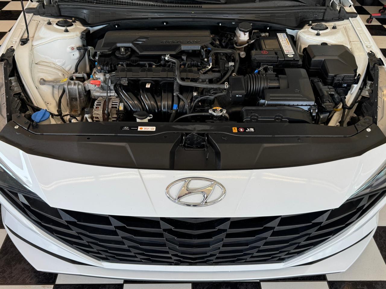 2021 Hyundai Elantra Preferred+RemoteStart+ApplePlay+Camera+CLEANCARFAX - Photo #10