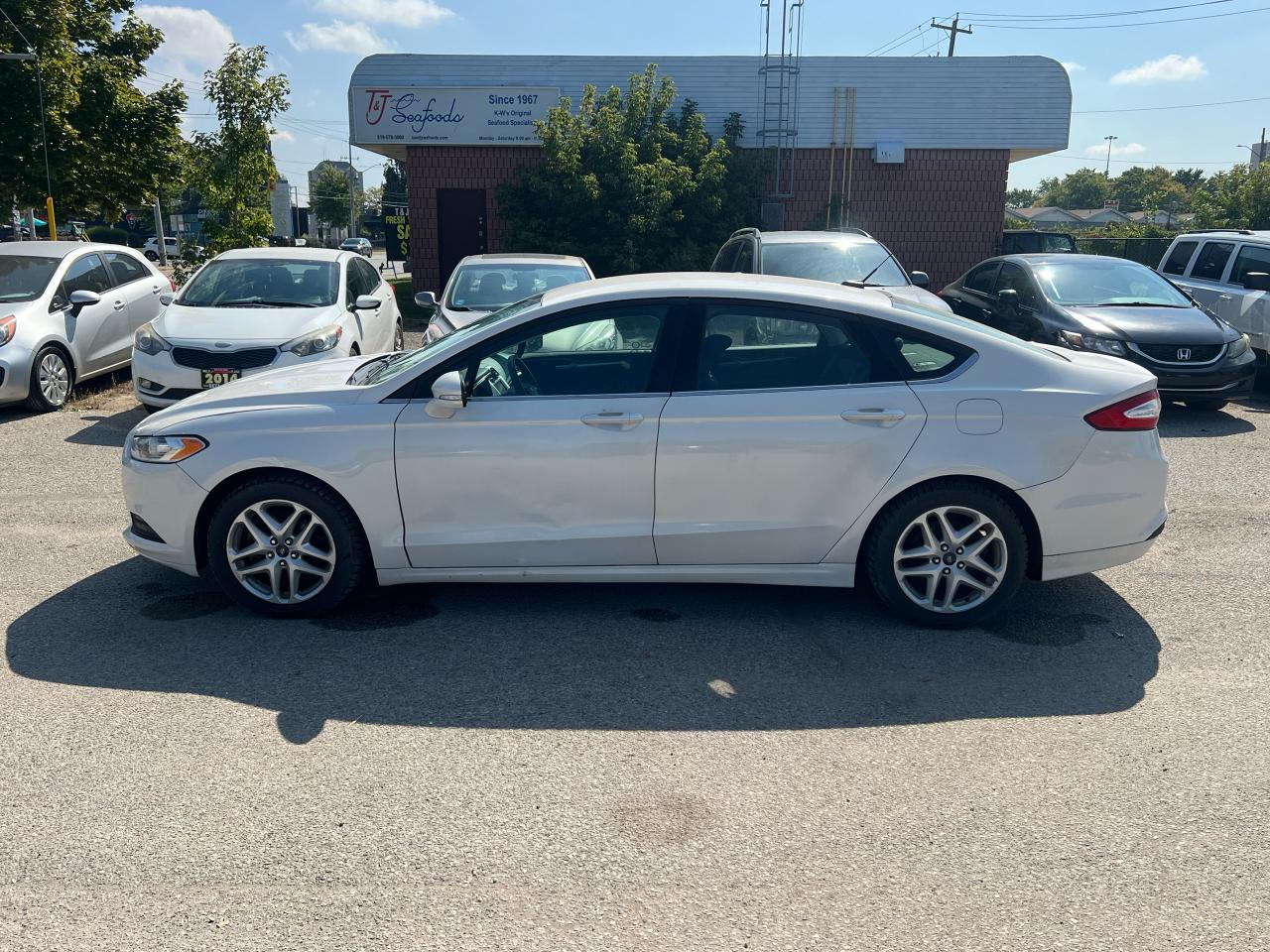 2014 Ford Fusion 4dr Sdn SE FWD - Photo #3