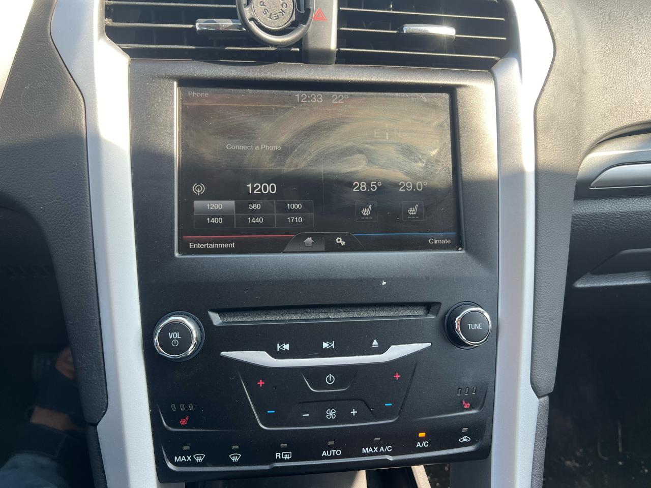 2014 Ford Fusion 4dr Sdn SE FWD - Photo #19