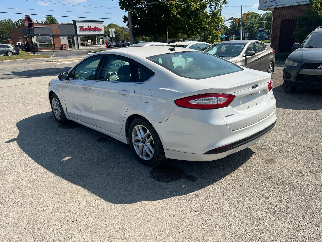 2014 Ford Fusion 4dr Sdn SE FWD - Photo #4