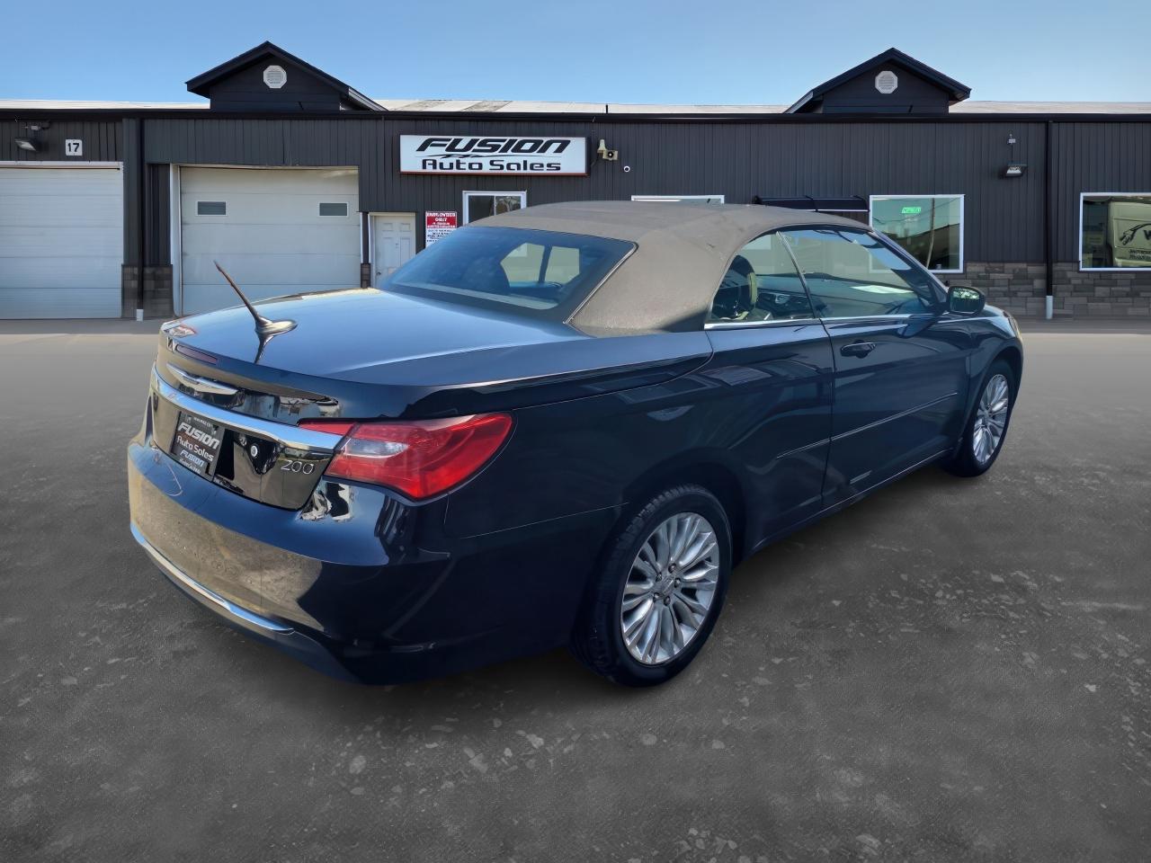 2011 Chrysler 200 2dr Conv Touring-3.6L V6-HEATED SEATS-PWR TOP - Photo #4