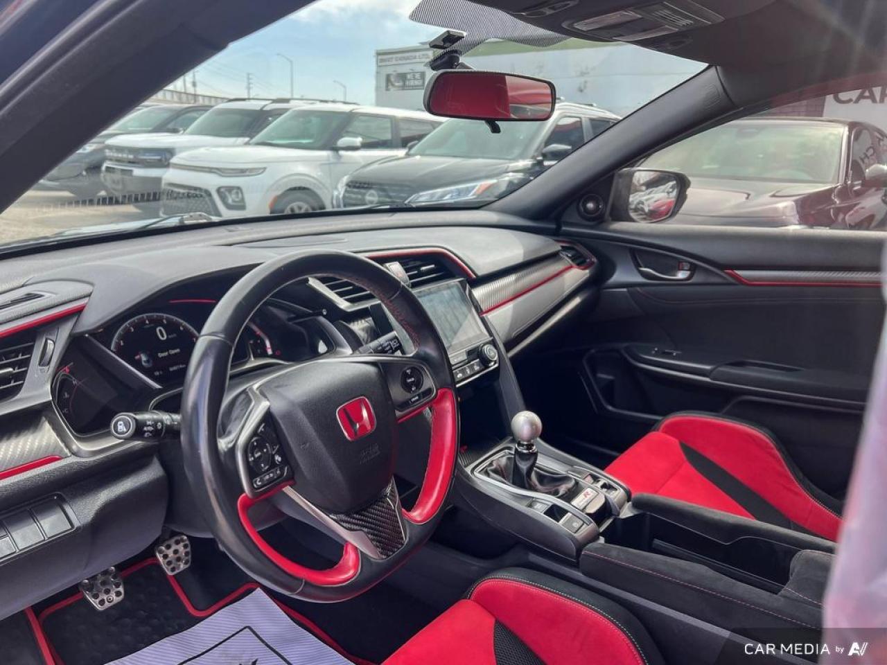 2018 Honda Civic Type R TYPE R / MANUAL / RED BUCKETS / NAV / ALLOYS - Photo #6