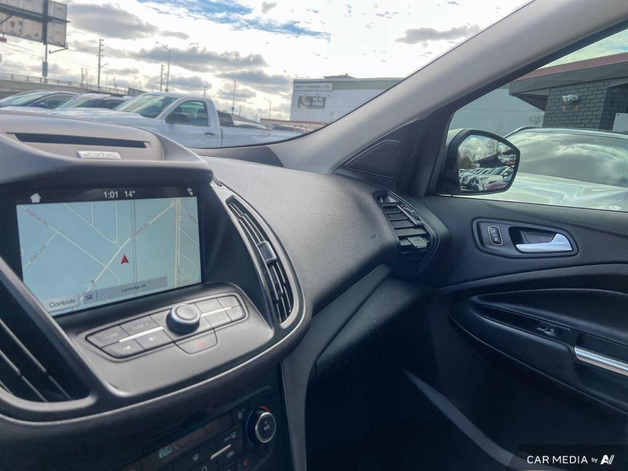 2017 Ford Escape SE / 4WD / LEATHER / BACKCAM / HTD SEATS - Photo #21