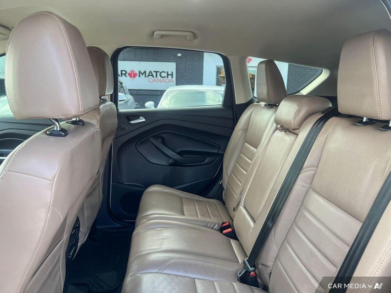 2017 Ford Escape SE / 4WD / LEATHER / BACKCAM / HTD SEATS - Photo #9