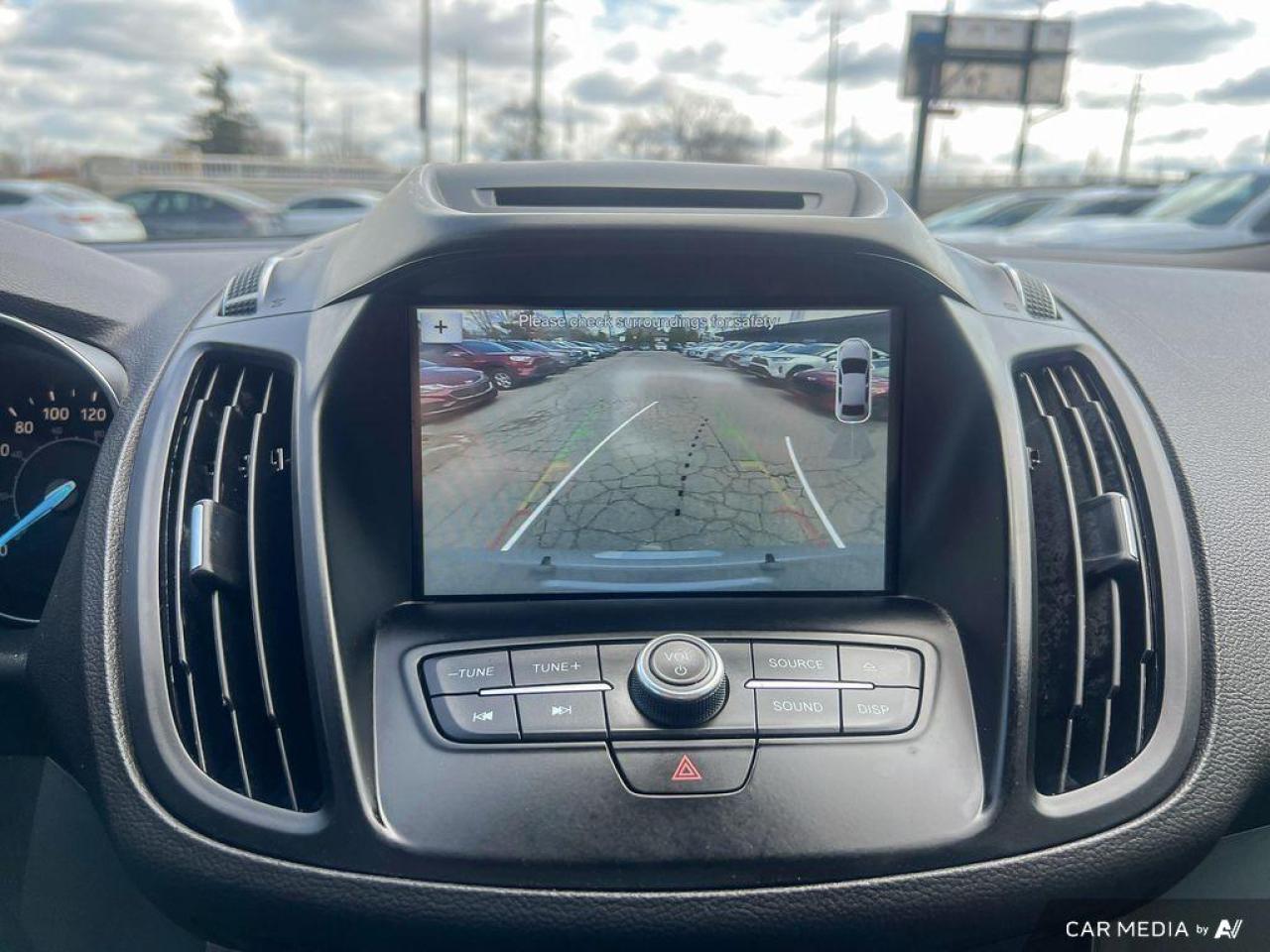 2017 Ford Escape SE / 4WD / LEATHER / BACKCAM / HTD SEATS - Photo #16