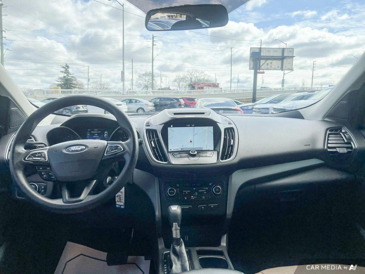2017 Ford Escape SE / 4WD / LEATHER / BACKCAM / HTD SEATS - Photo #10