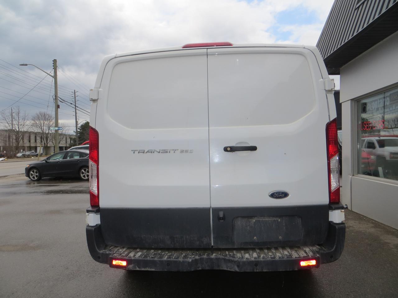 2018 Ford Transit CERTIFIED, T-250, 3.7L, SHELVES, CAMERA, BLUETOOTH - Photo #6