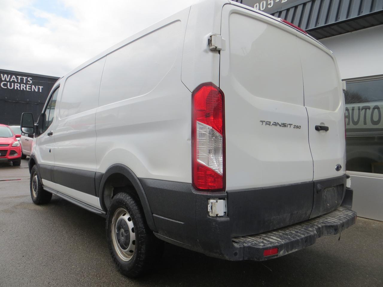 2018 Ford Transit CERTIFIED, T-250, 3.7L, SHELVES, CAMERA, BLUETOOTH - Photo #5