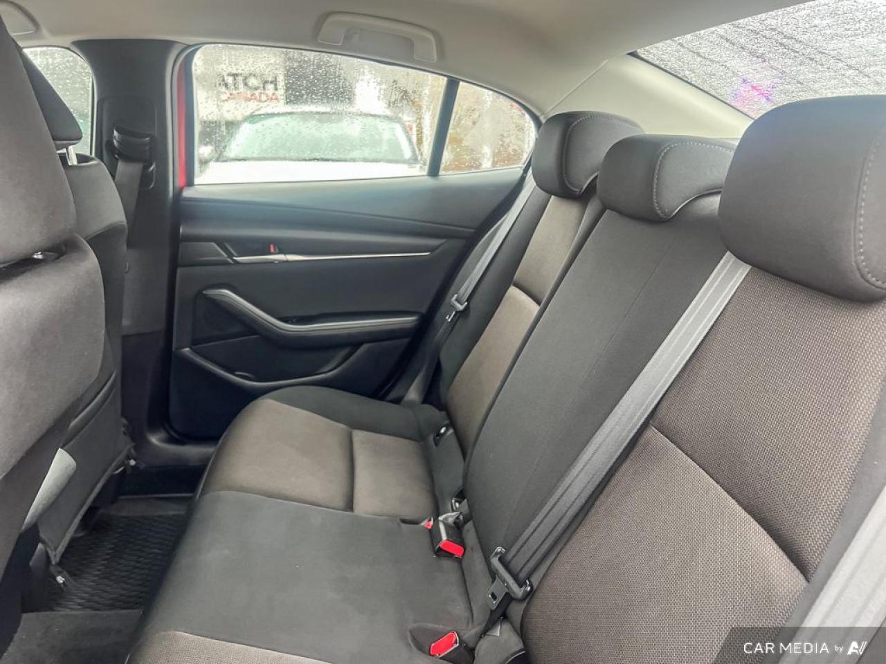 2020 Mazda MAZDA3 GX / BACKCAM / HTD SEATS / AUTO / ALLOYS - Photo #11