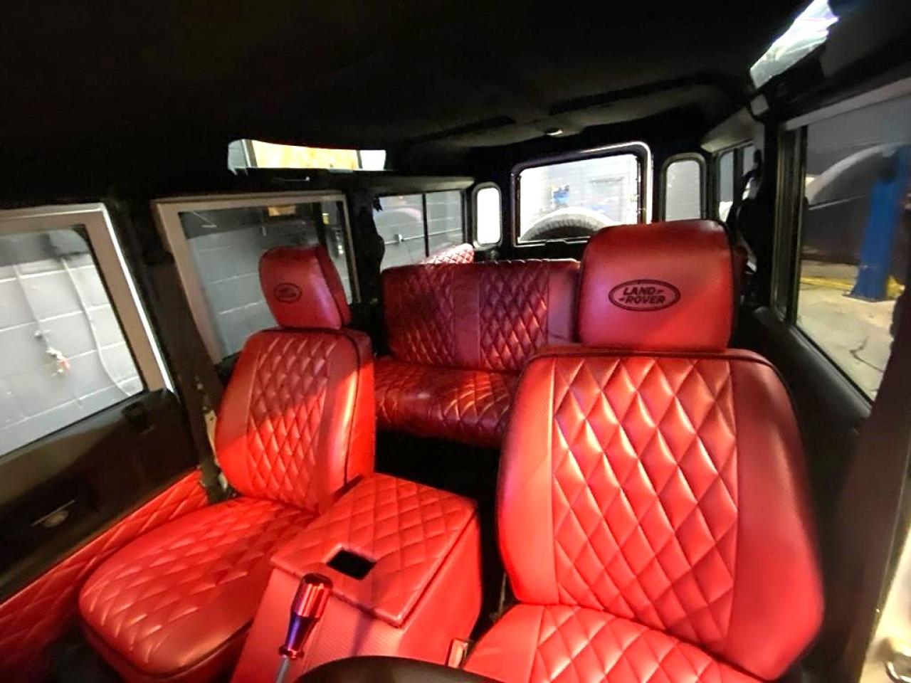 1999 Land Rover Defender DEFENDER 110 300T DI TURBO CHARGED - Photo #7