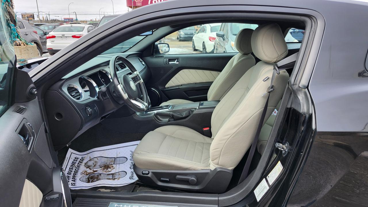 2014 Ford Mustang V6, Shaker Sound, Htd Seats, BT, Park assist - Photo #9