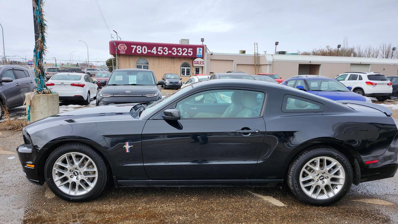 2014 Ford Mustang V6, Shaker Sound, Htd Seats, BT, Park assist - Photo #3