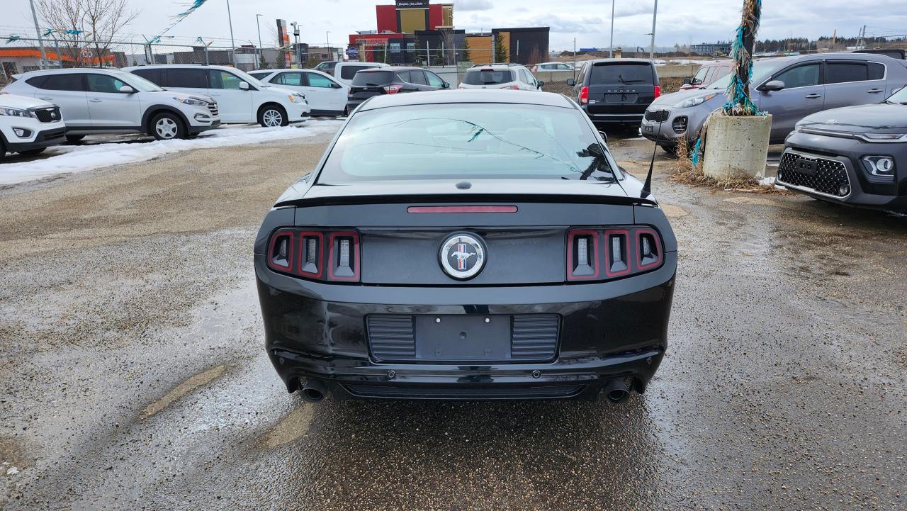 2014 Ford Mustang V6, Shaker Sound, Htd Seats, BT, Park assist - Photo #4